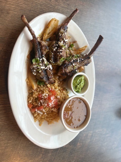 "Mi Papa's Lamb Chop Plato\n"